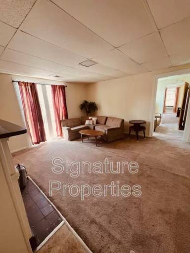 Main picture of 120 Marshall St