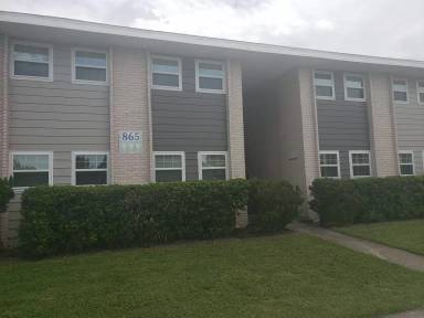 Main picture of 865 Sky Lake Cir