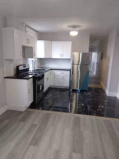 Main picture of 52 Poplar St
