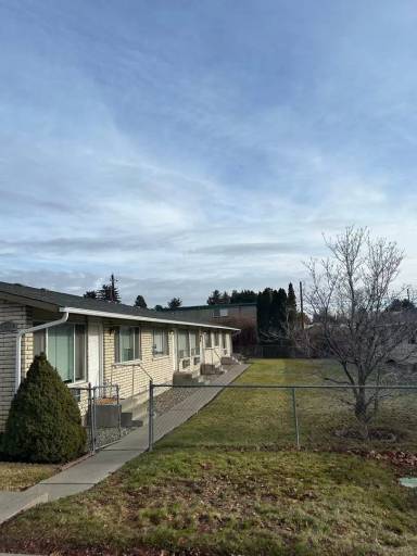 Main picture of 1001 S 41st Ave