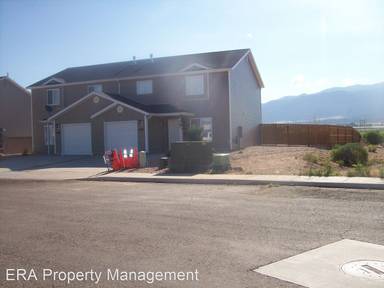 Main picture of 2842 N Clark Pkwy