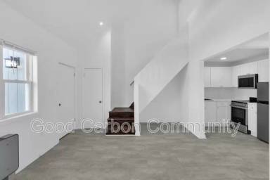 Main picture of 209 Summer St