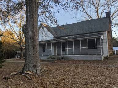 Main picture of 7055 Heard Rd