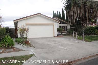 Main picture of 33453 Caliban Dr