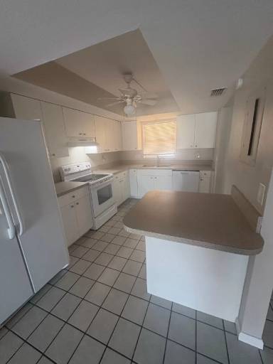 Main picture of 706 SE 13th Ct