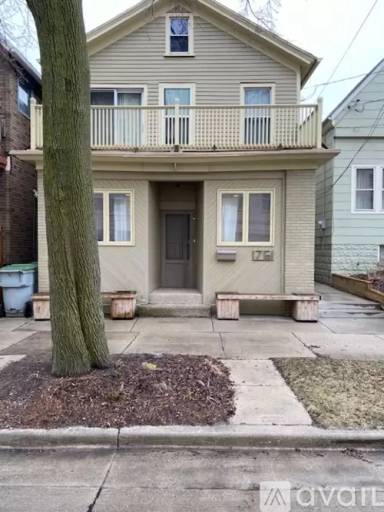 Main picture of 1761 N Marshall St
