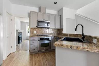 Main picture of 7282 NE Stoneybrook St