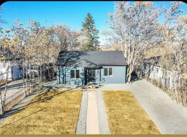 Main picture of 1361 W Custer Pl