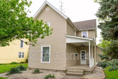 Main picture of 1211 E Hanna Ave