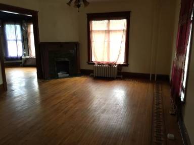 Main picture of 102 S Academy St