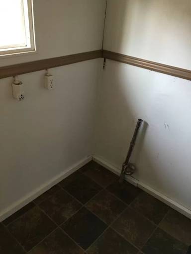 Main picture of 135 Sycamore St