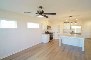 Main picture of 2852 Mews Lndg