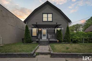 Main picture of 196 W Sylvania Ave