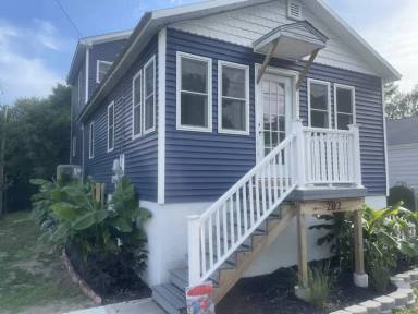 Main picture of 202 W New York Ave