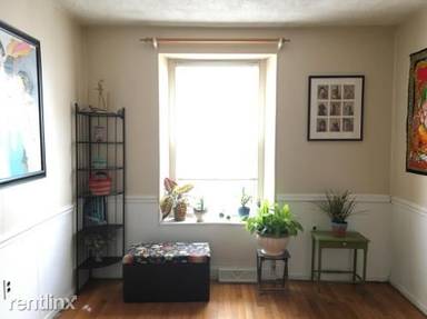 Main picture of 4524 Baker St