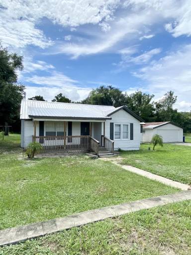 Main picture of 111 D St