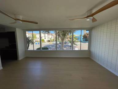 Main picture of 137 S Broadway