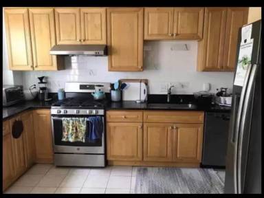Main picture of 101 Hooker St