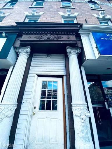Main picture of 790 Broadway