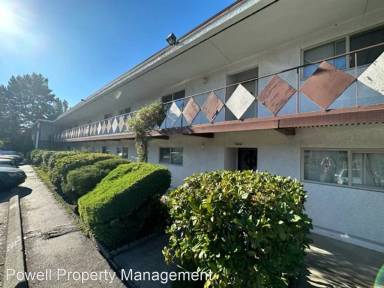 Main picture of 1120 SW 126th St