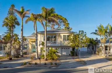 Main picture of 104 44th Ave