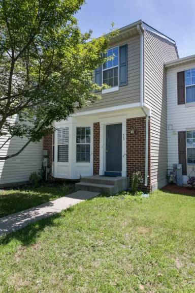 Main picture of 33 Ironwood Cir