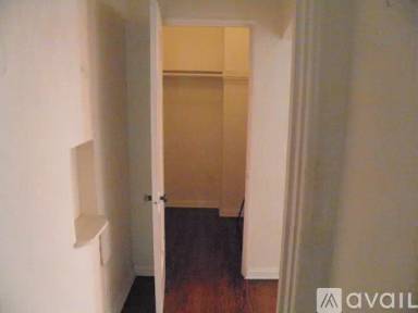 Main picture of 920 S Orange Grove Ave