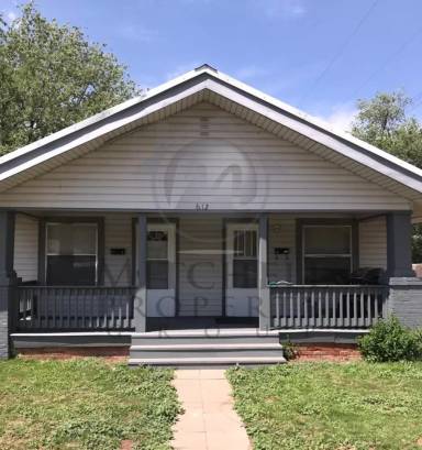 Main picture of 612 SW 17th Ave