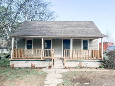 Main picture of 1614 S College St