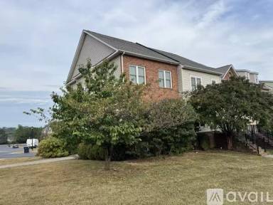Main picture of 2195 Deyerle Ave