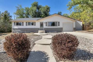 Main picture of 42 Minden Cir