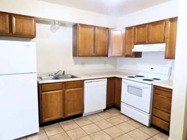 Main picture of 2910 Bunting Ave