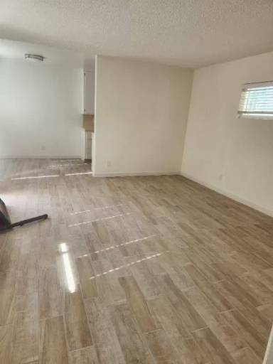 Main picture of 30 Rose Ave