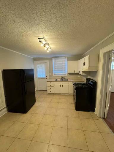 Main picture of 3949 Freedom Dr