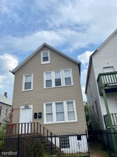 Main picture of 8253 S Brandon Ave