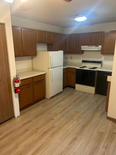 Main picture of 5955 S Kingan Ave