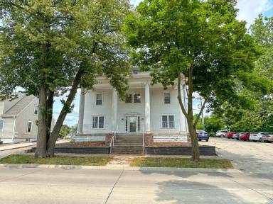 Main picture of 2717 West St
