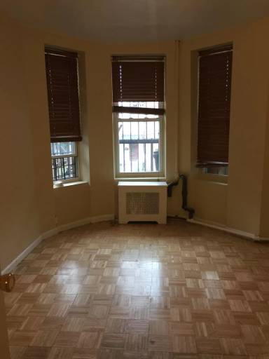 Main picture of 2092 Ryer Ave