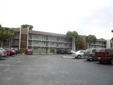 Main picture of 8040 Colony Cir N