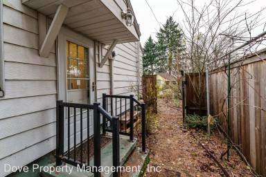 Main picture of 312 W 32nd St