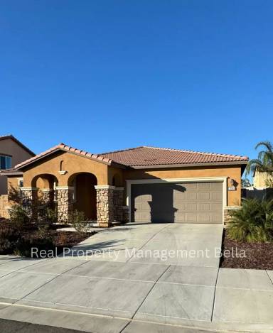 Main picture of 30144 Crescent Pointe Way
