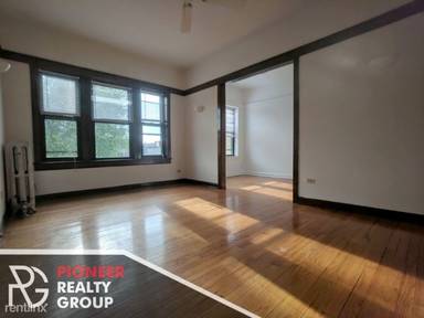 Main picture of 816 W Waveland Apartments