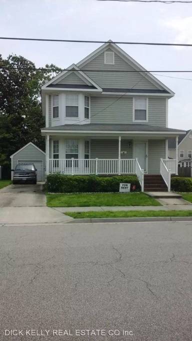 Main picture of 818 Reservoir Ave