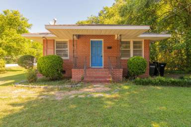 Main picture of 2005 Cherokee Dr