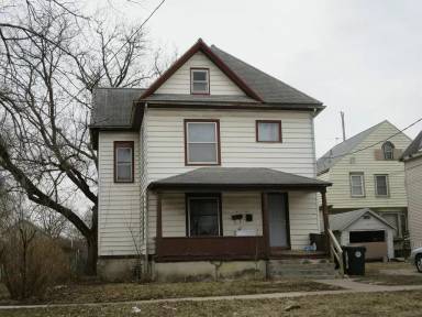 Main picture of 210 1/2 E 9th St