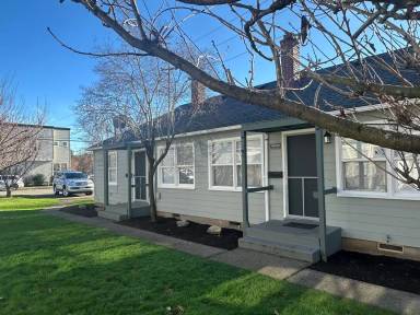 Main picture of 4901 N Maryland Ave