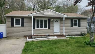 Main picture of 34 Letts Landing Rd