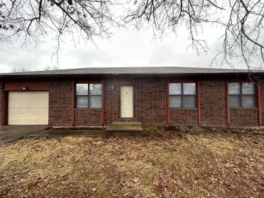Main picture of 112 S Teakwood Ave