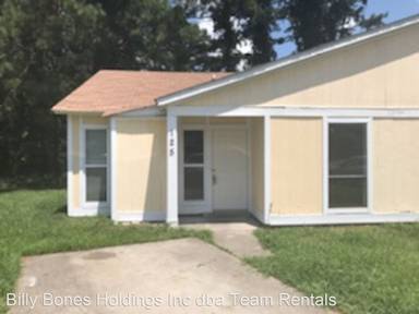 Main picture of 111-99 Village Cir