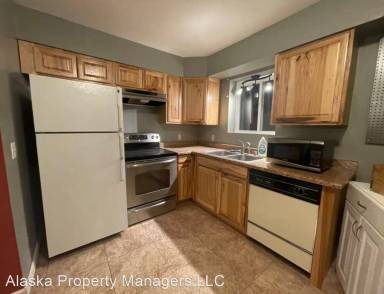 Main picture of 3932 E 9th Ave